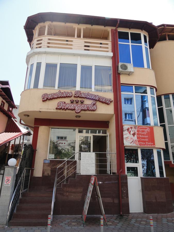 Pensiune Restaurant Avangarde Piteşti Exterior foto